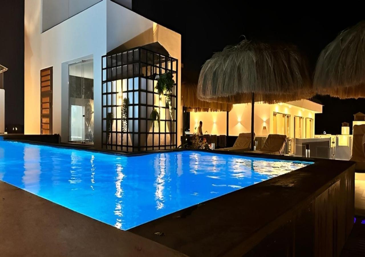 Sanctuary Sunlit Hurghada Haven With 4 Pools, Rooftop Sunsets & Gourmet Bites Steps Away Eksteriør billede